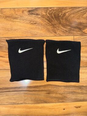 Nike Black Kneepads